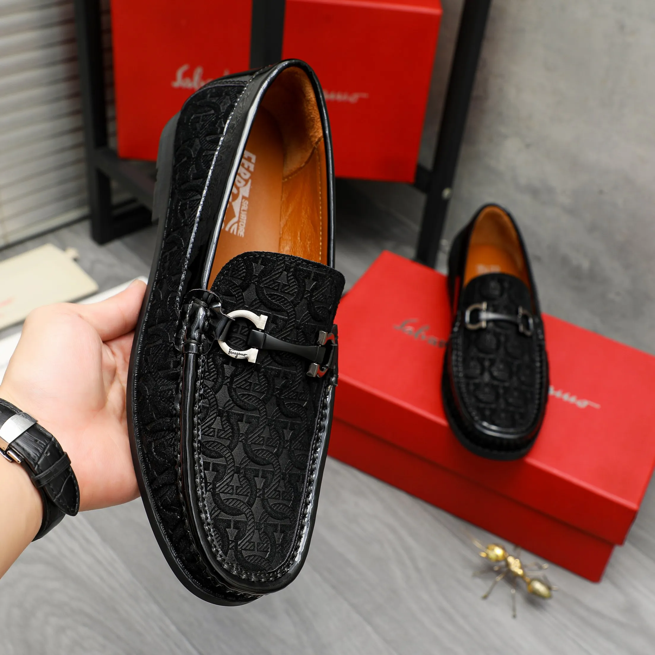 Men's shoes 💰400 Product trademark: Ferragamo "Ferragamo" business casual slip-on shoes Regular size: 38-45 (45. Customized, non-returnable) Product materials: Selected frosted cowhide embossed upper, cowhide lining, rubber outsole